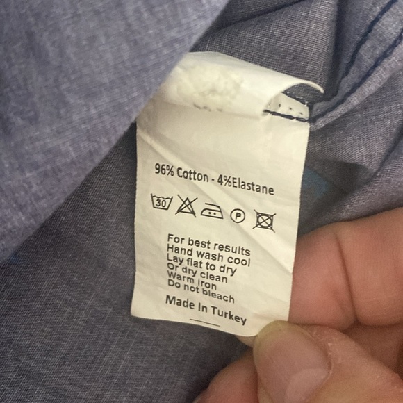 Peter Millar button down. Size XL - Picture 3 of 5